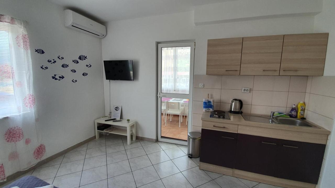 Batkoski Apartments Паг Экстерьер фото